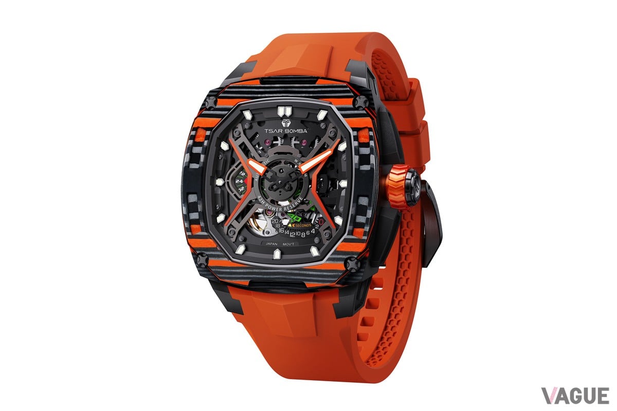 腕元に華やかさを添えるオレンジのカラーリング