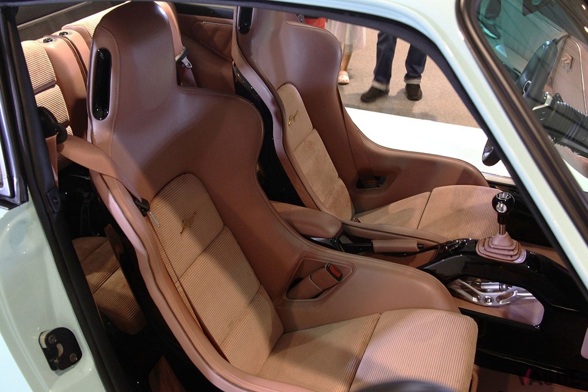 シンガー・ヴィークル・デザインが手がけた「ポルシェ911カレラクーペ リイマジンド バイ シンガー」