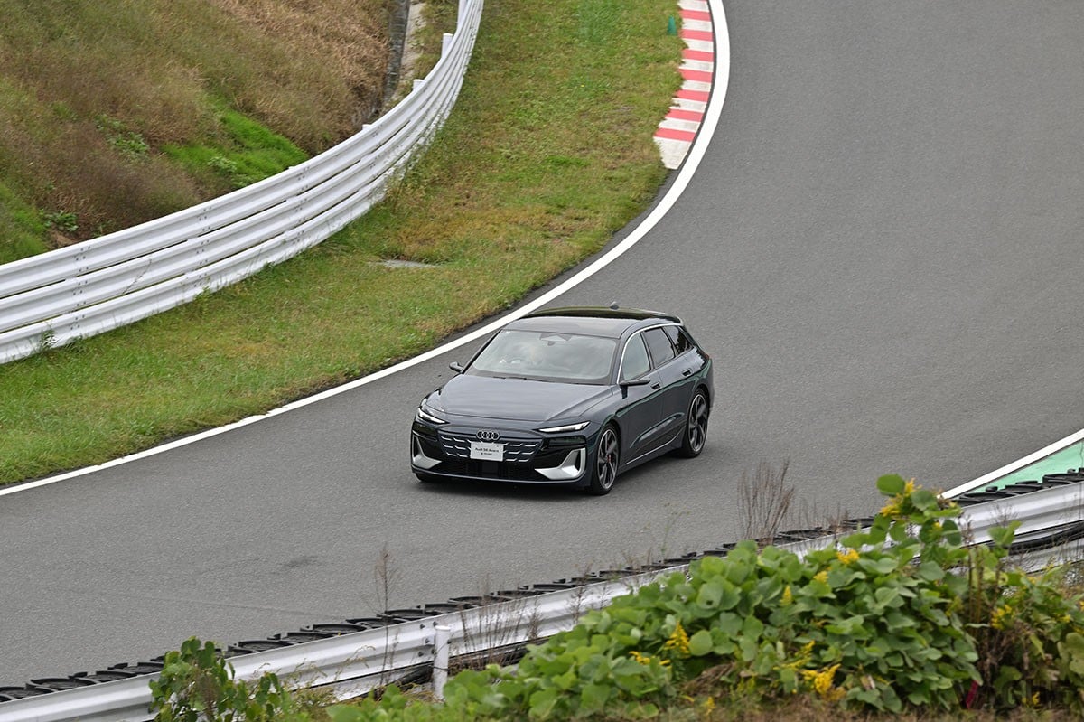 アウディ主催のイベント「Audi e-tron GT Dynamic Driving Experience」のワンシーン