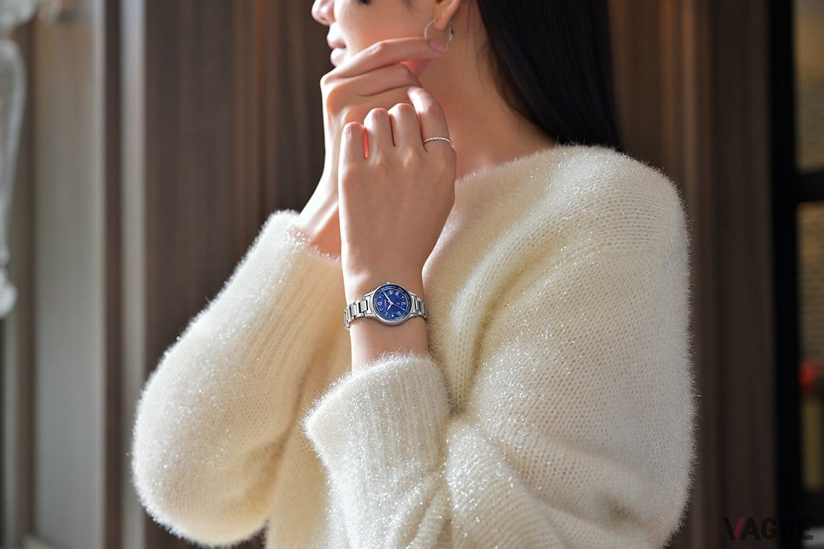 定期的な電池交換や時刻合わせ不要で使えるエコ・ドライブ電波時計はデイリーユースにぴったり。パートナーとのさりげないリンクコーデが楽しめる