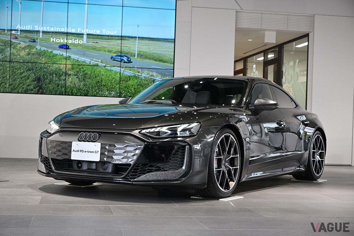 「Audi e-tron GT Dynamic Driving Experience」の試乗プログラムに用意されたアウディの最新モデル「RS e-tron GT performance」