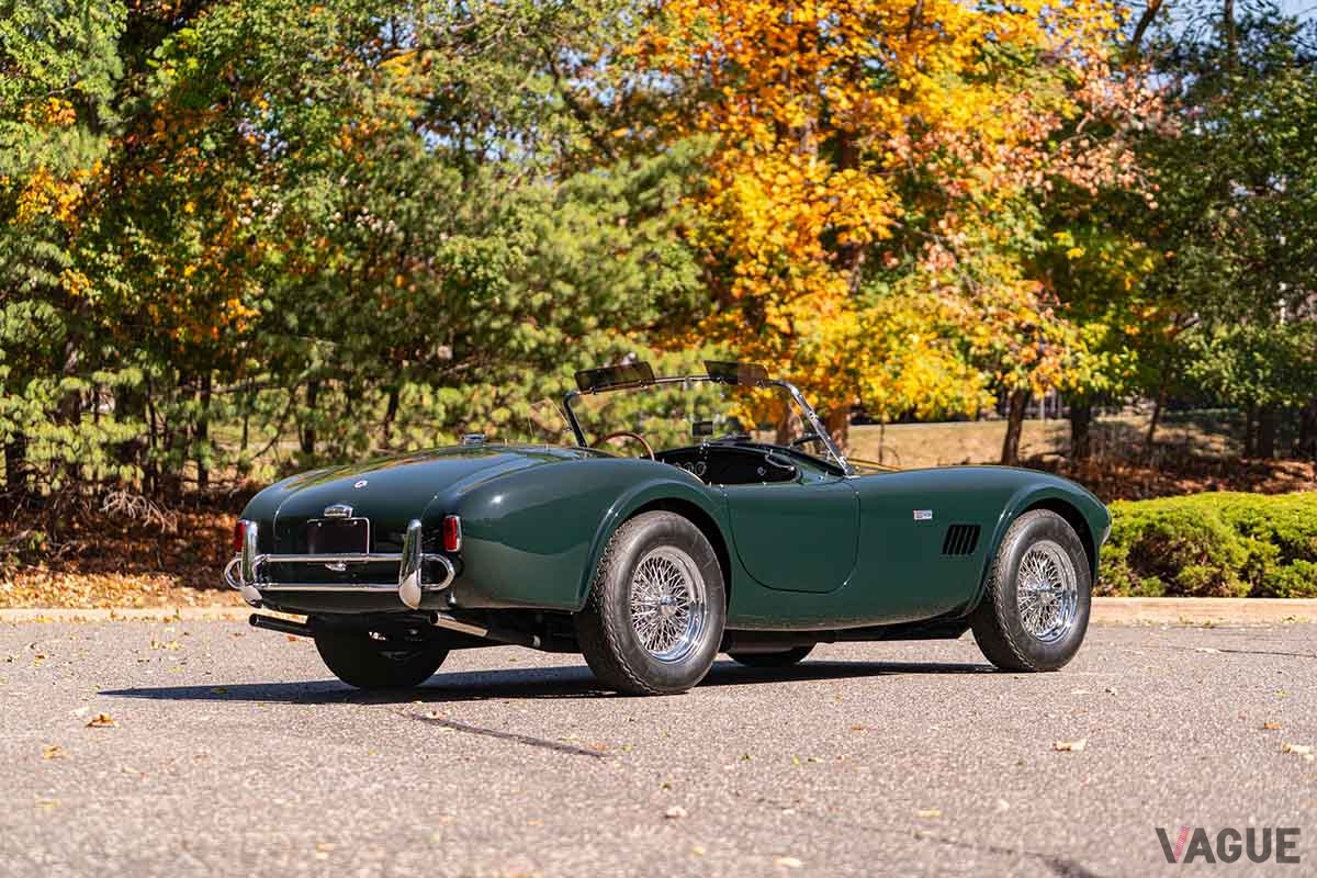 オークションに出品予定の1964年式シェルビー「289コブラ」Motorcar Studios(c)2025　Courtesy of RM Sotheby's