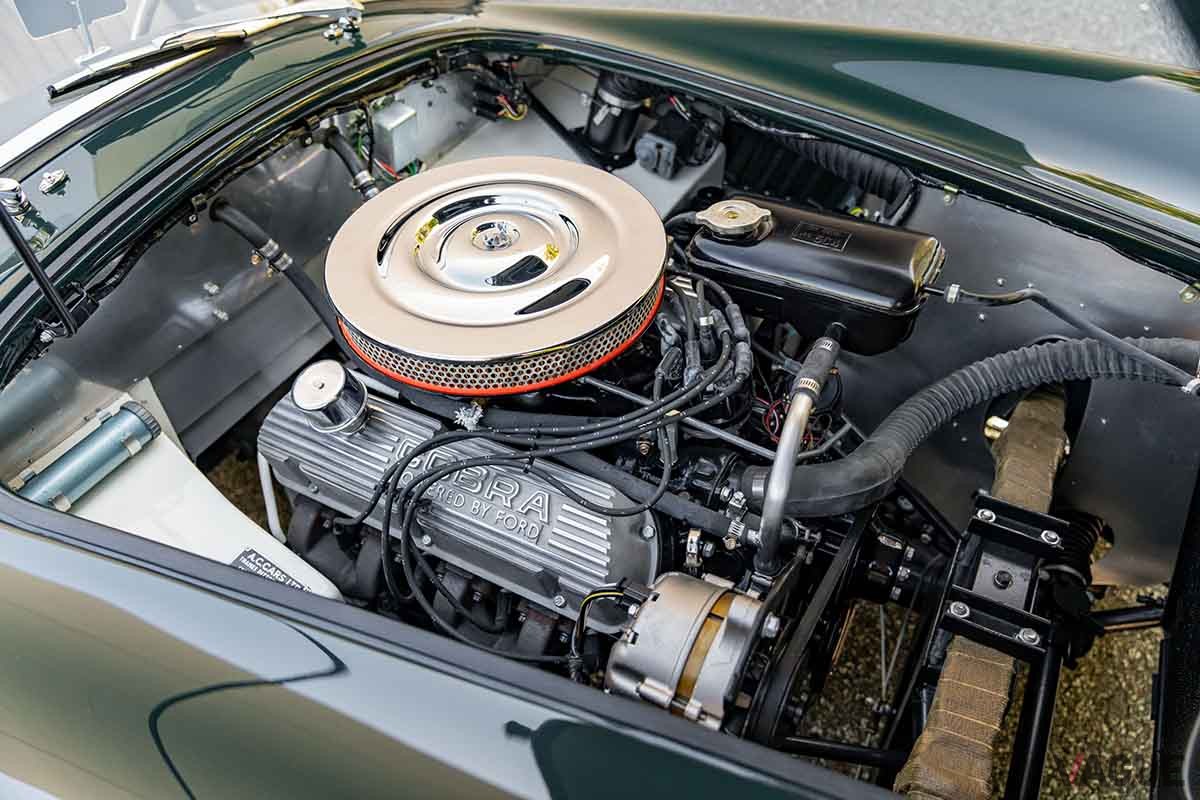 オークションに出品予定の1964年式シェルビー「289コブラ」Motorcar Studios(c)2025　Courtesy of RM Sotheby's