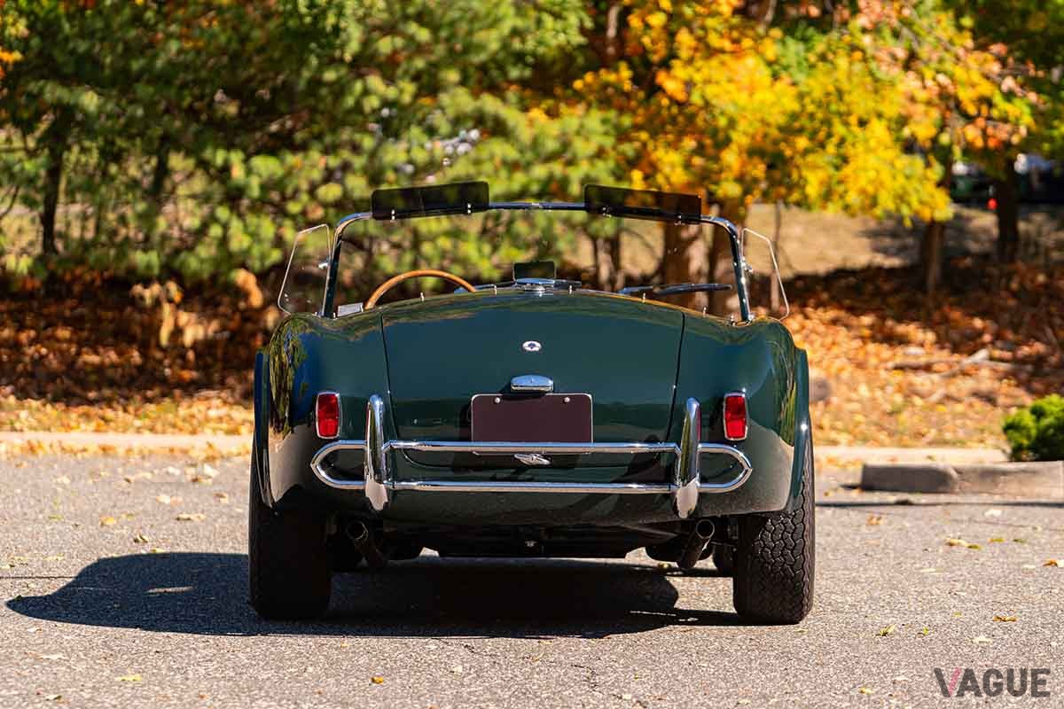 オークションに出品予定の1964年式シェルビー「289コブラ」Motorcar Studios(c)2025　Courtesy of RM Sotheby's
