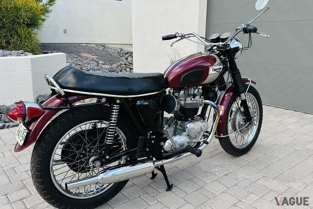 米国オンラインオークションに登場、落札された1970年式トライアンフ「ボンネビルT120R」