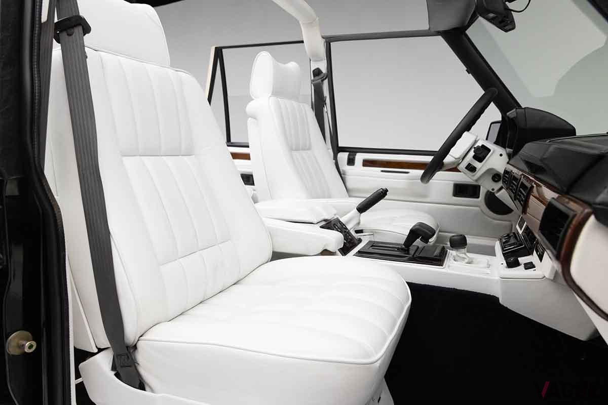 オークションに出品予定の1992年型のレンジローバー「シャモア」(c)2025 Courtesy of RM Sotheby's