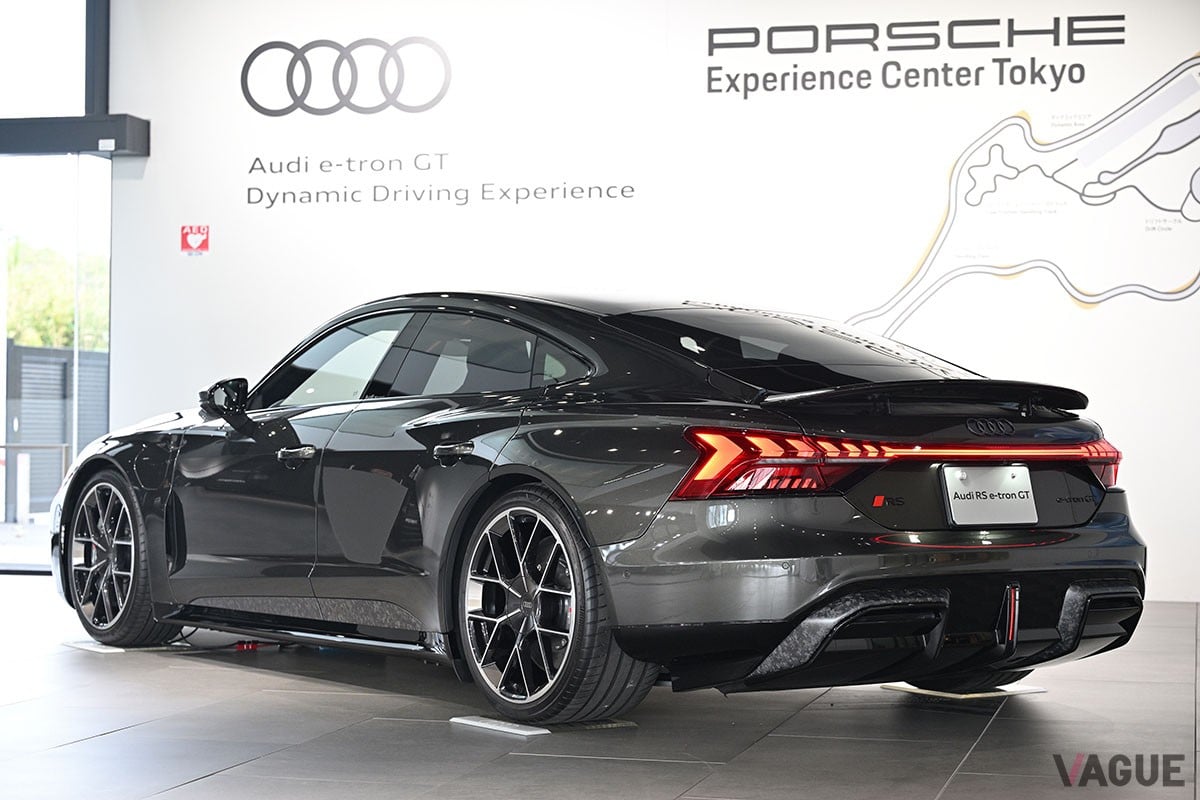 「Audi e-tron GT Dynamic Driving Experience」の試乗プログラムに用意されたアウディの最新モデル「RS e-tron GT performance」