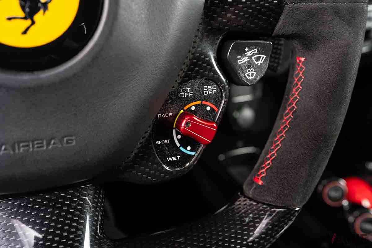 オークションに出品予定の2014年式フェラーリ「ラ・フェラーリ」Abdulla Jaafari(c)2025 Courtesy of RM Sotheby's