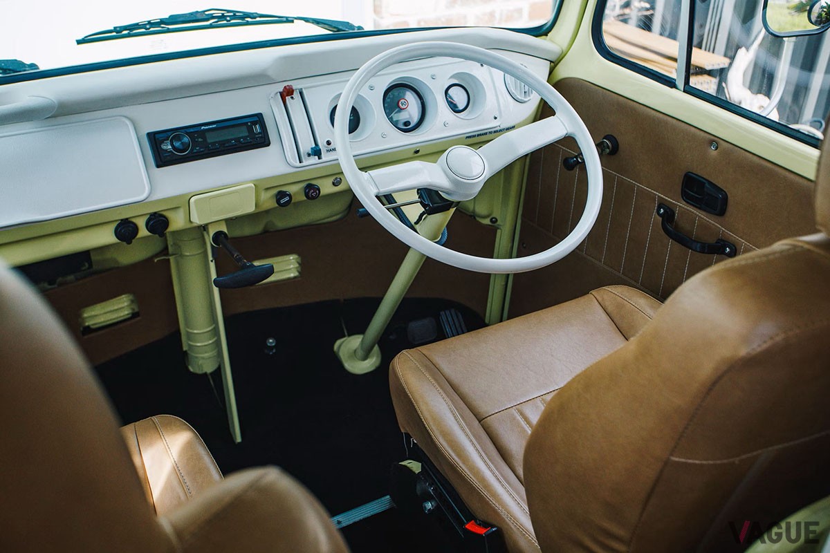 オンラインオークションで落札された1975年式VW「タイプ2モーターホーム」