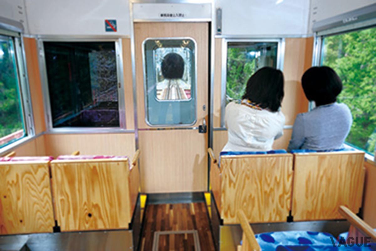 橋本駅と極楽橋駅を結ぶ観光列車「天空」は2026年3月20日に定期運行を終了する