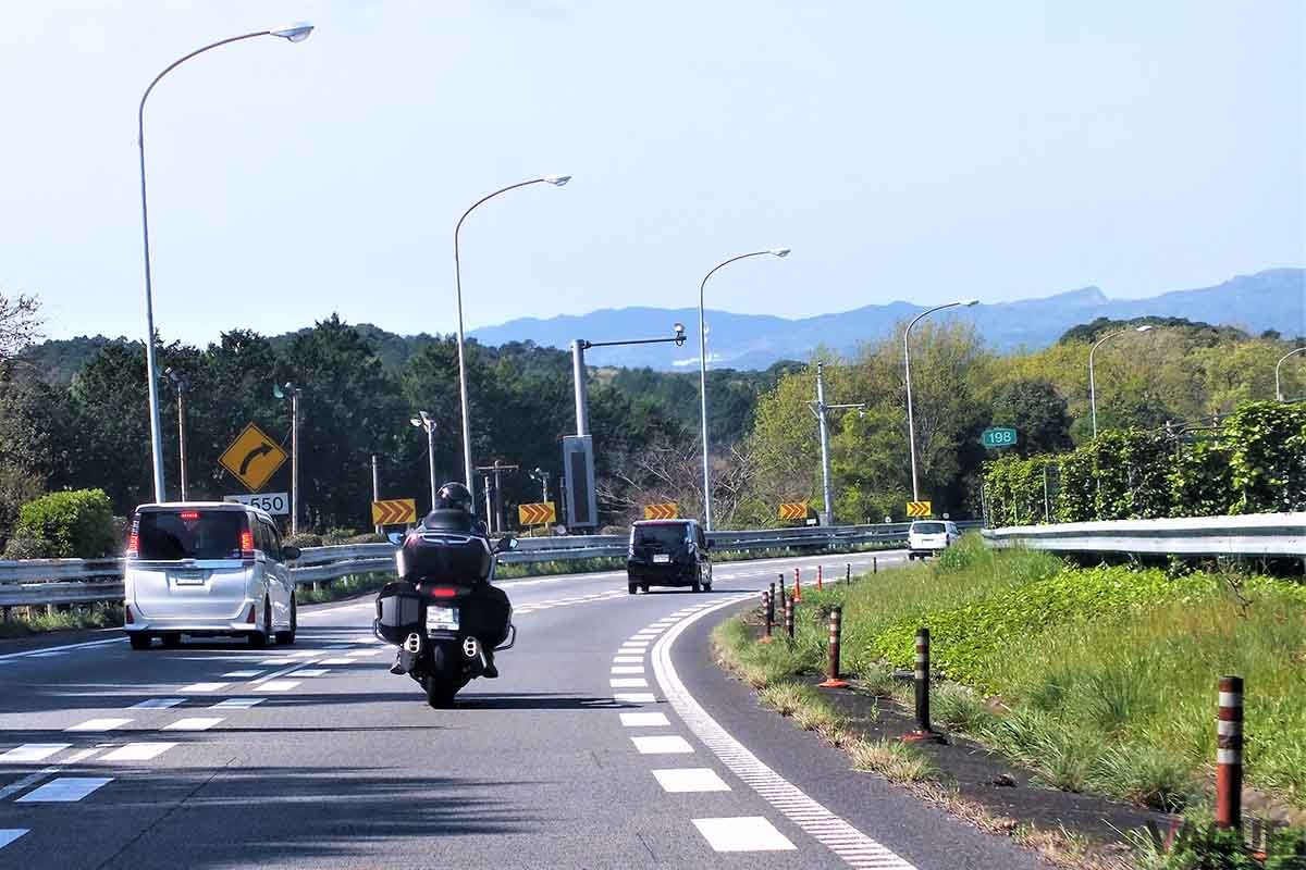 ETC利用率は2025年9月現在で95.5％、二輪を含む軽では88.2％と非常に高い。お得にツーリングするならETCが必須だ