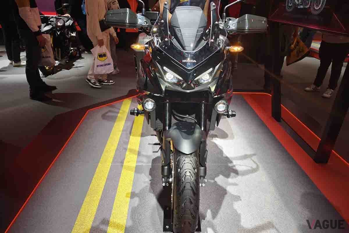 イタリア・ミラノで開催されたEICMA 2025で世界初公開されたホンダ「CB1000GT」
