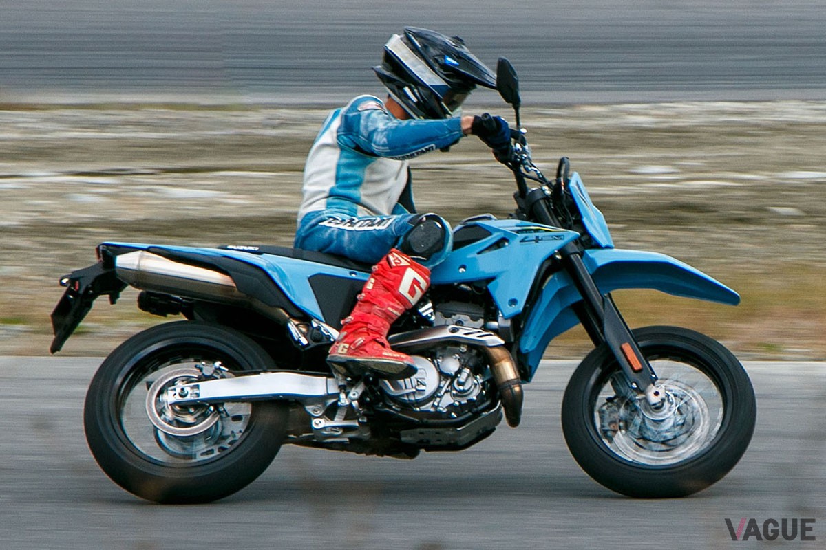 スズキ「DR-Z4SM」