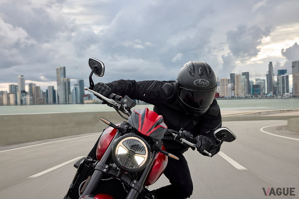 トライアンフの新型ロードスター「トライデント800」