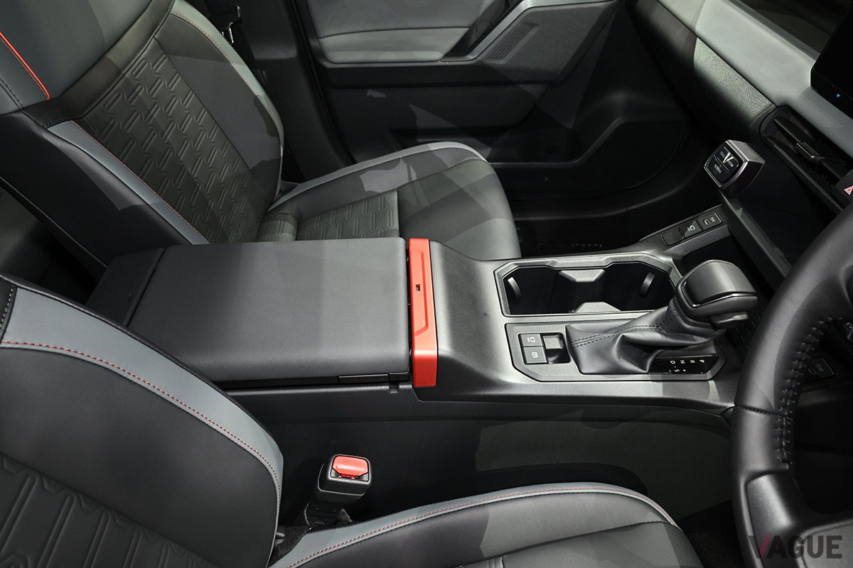 トヨタ新型「RAV4 アドベンチャー」