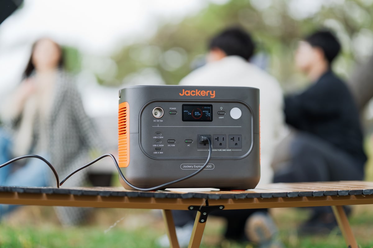 1500 Newの本体サイズは約330×221×242mmとコンパクト。場所を取らないサイズ感がうれしい