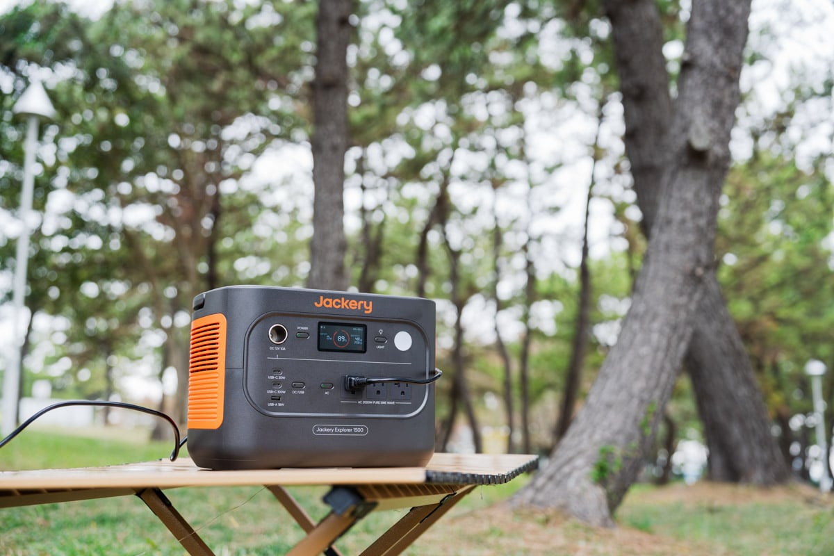 1500 Newの本体サイズは約330×221×242mmとコンパクト。場所を取らないサイズ感がうれしい