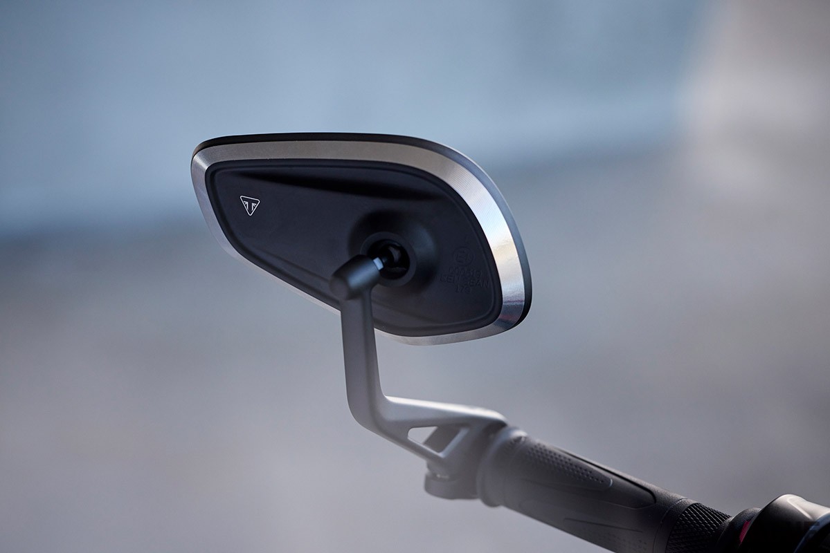 トライアンフの新型ロードスター「トライデント800」