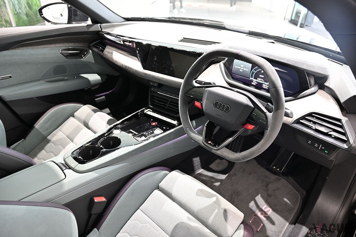 「Audi e-tron GT Dynamic Driving Experience」の試乗プログラムに用意されたアウディの最新モデル「RS e-tron GT performance」