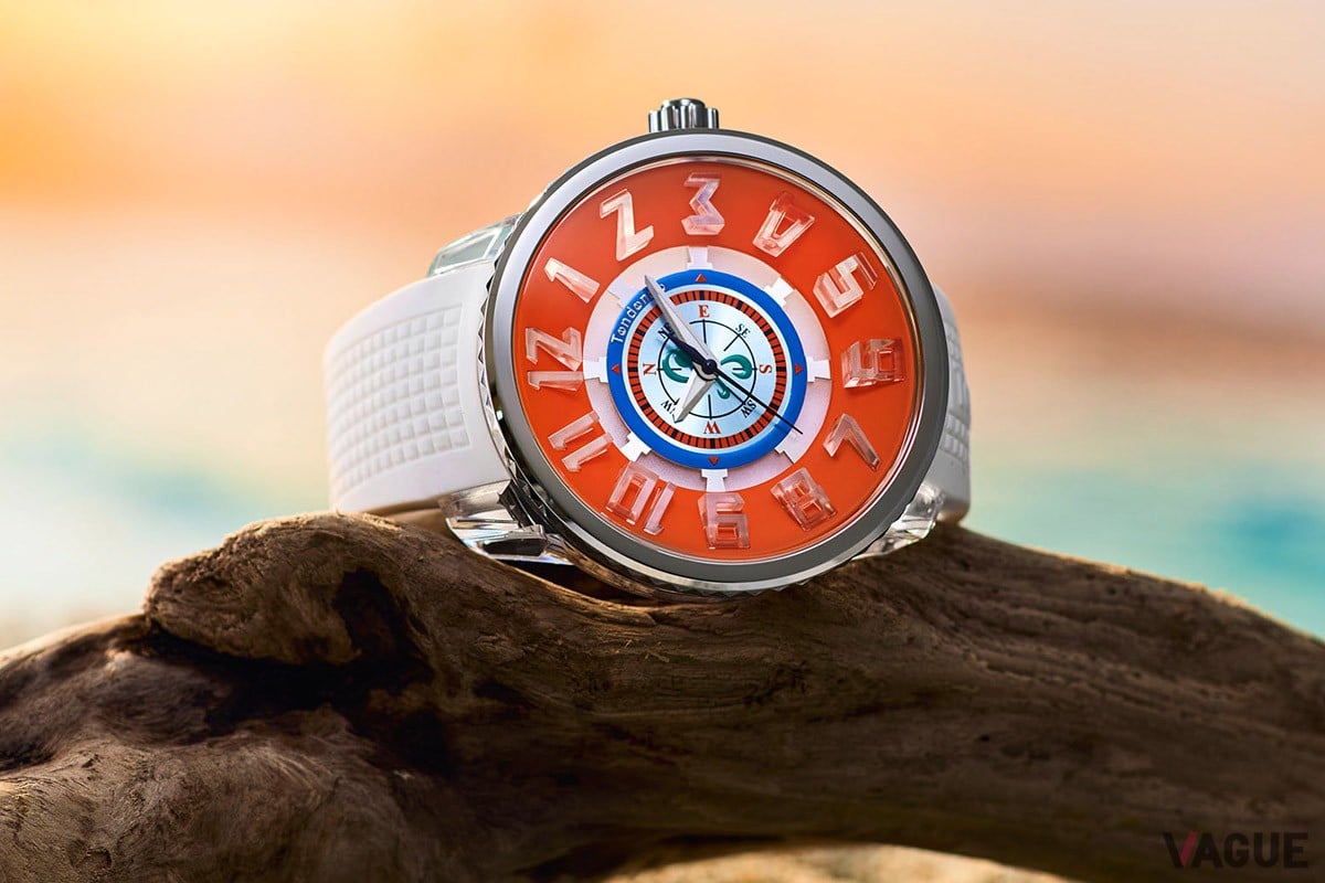 航海士であるナミをイメージしたモデルは、ナミが腕に刻んだタトゥのパターンを中央に配置