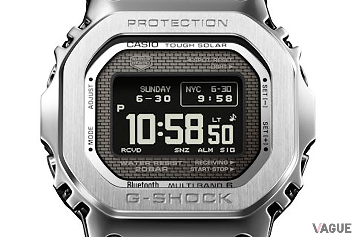 「カシオ フルメタルG-SHOCK GMW-BZ5000D-1」シルバー 9万3500円（消費税込）