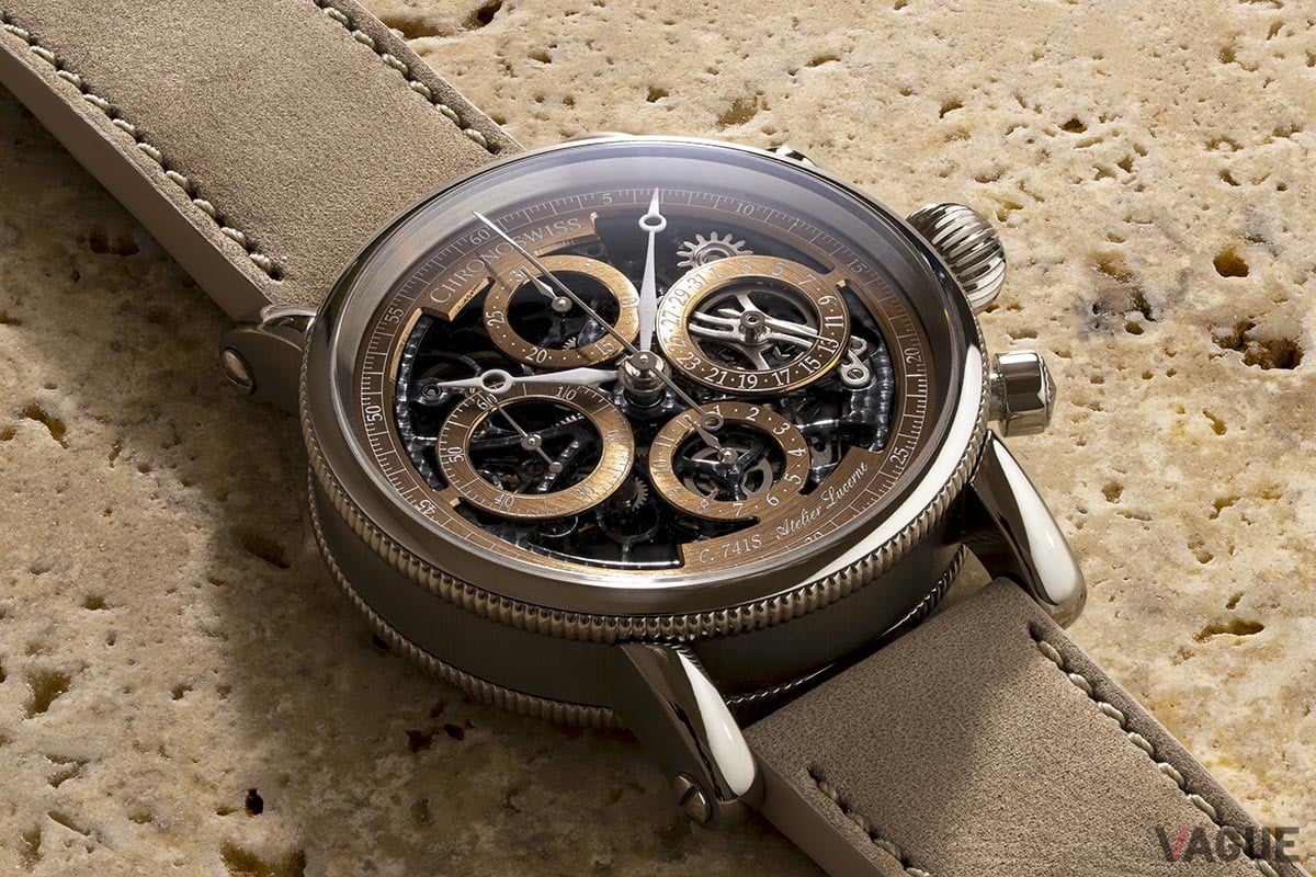 クラシカルなブレゲ針にはロジウムコーティングを施して視認性を確保。暗所でも放つほんのりとした光も美しい