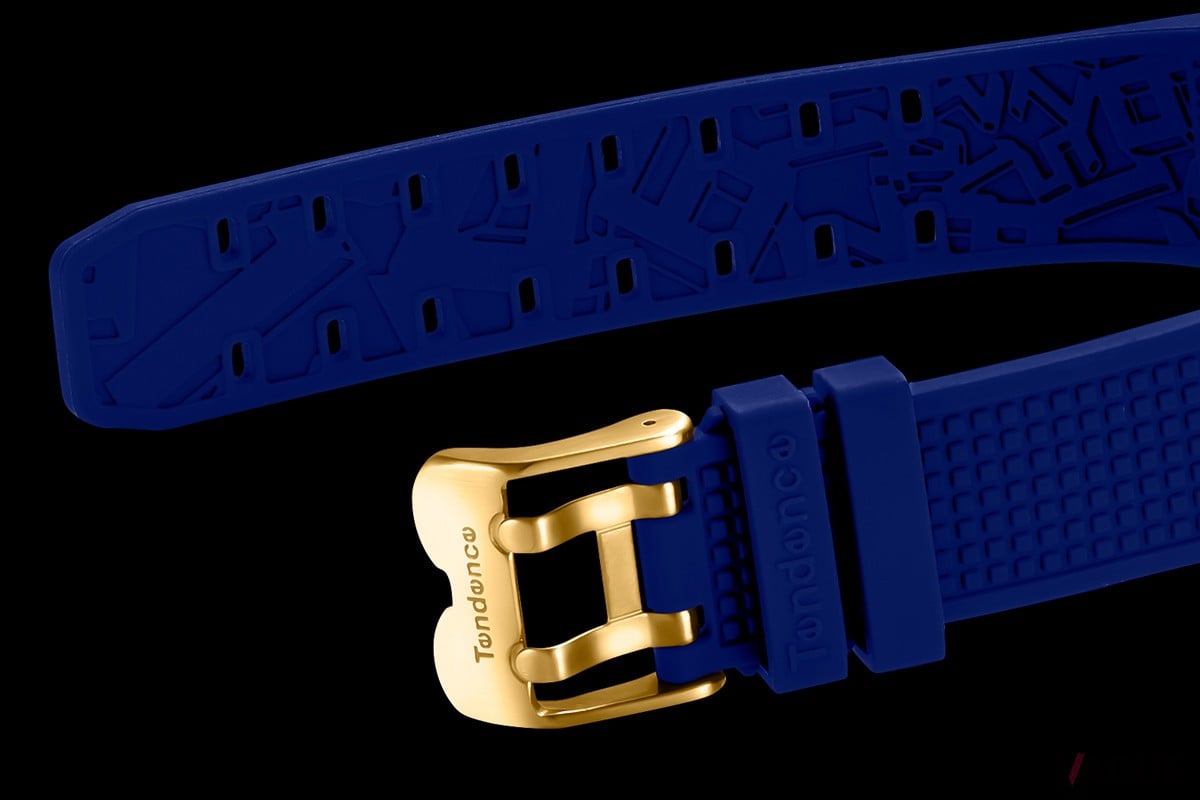 ストラップもキャラクターのイメージに合うカラーで統一