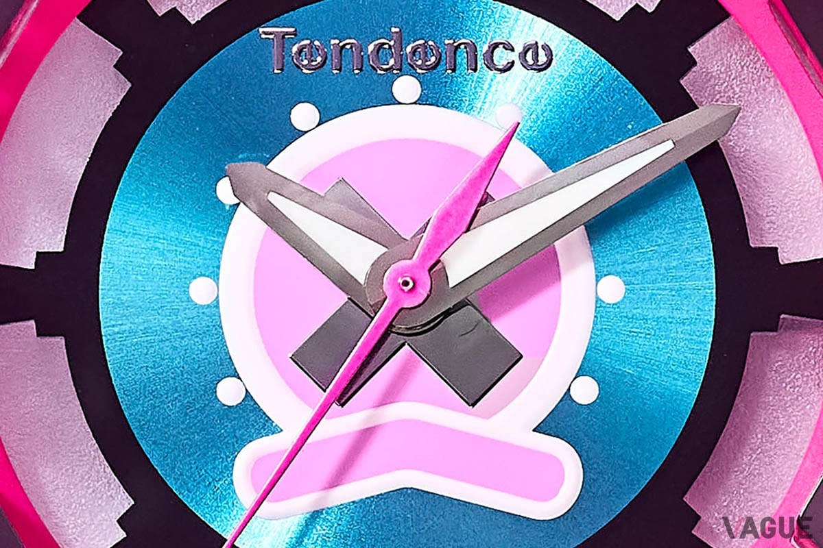 チョッパーのトレードマークである帽子をダイヤル中央にデザイン