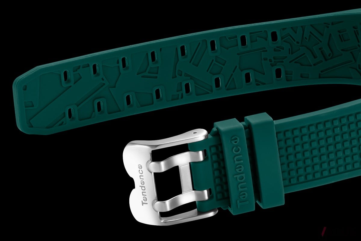 ストラップもキャラクターのイメージに合うカラーで統一