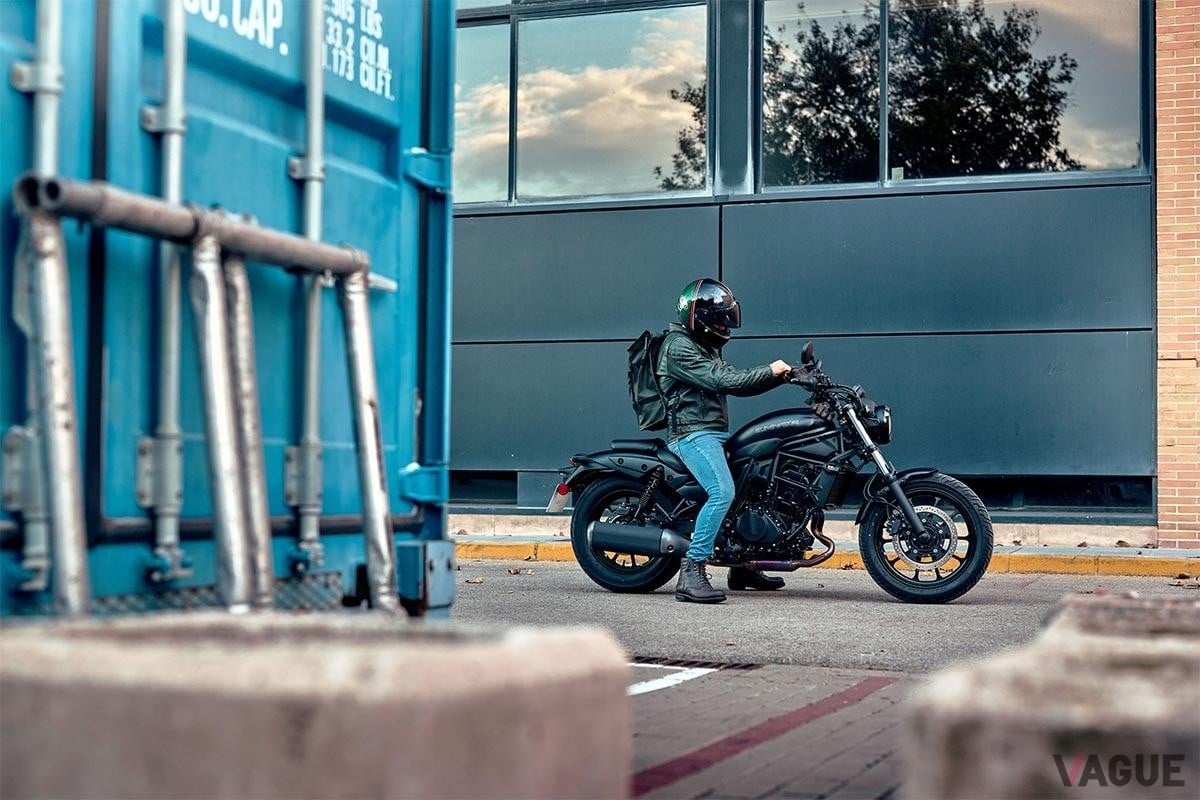 カワサキ「エリミネーター400」