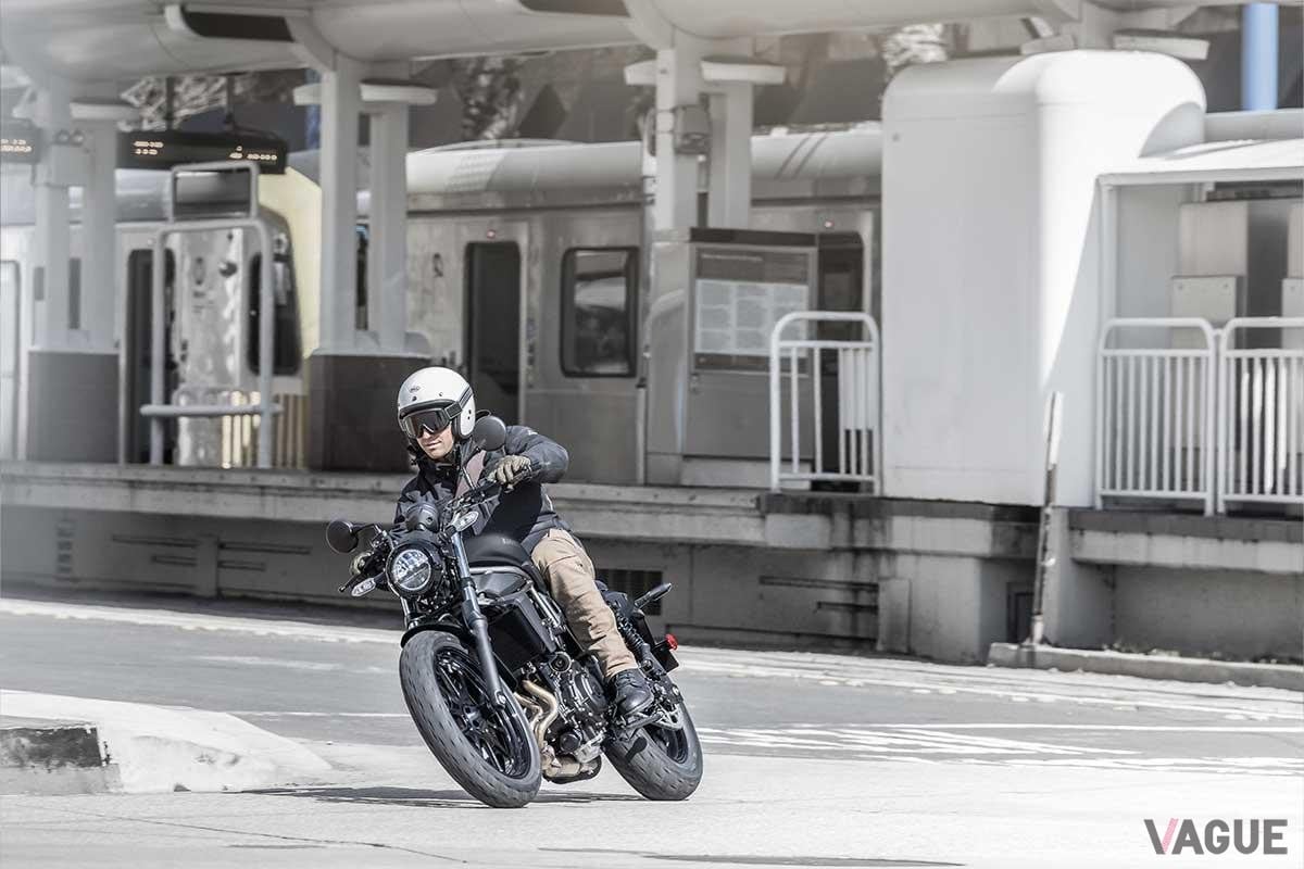 カワサキ「エリミネーター400」