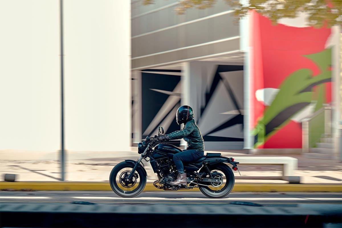 カワサキ「エリミネーター400」