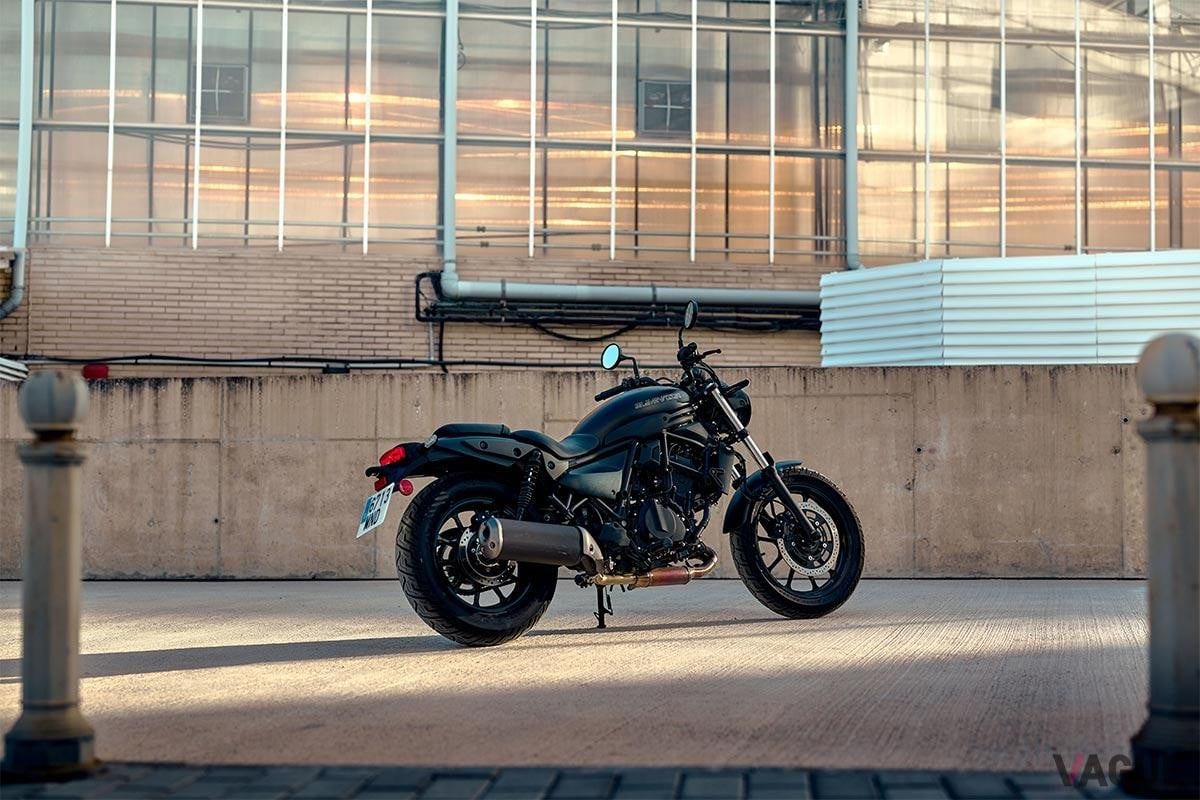 カワサキ「エリミネーター400」