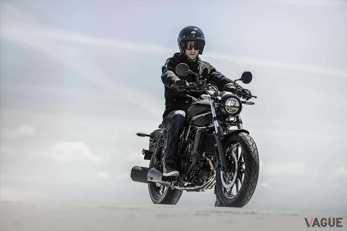 カワサキ「エリミネーター400」