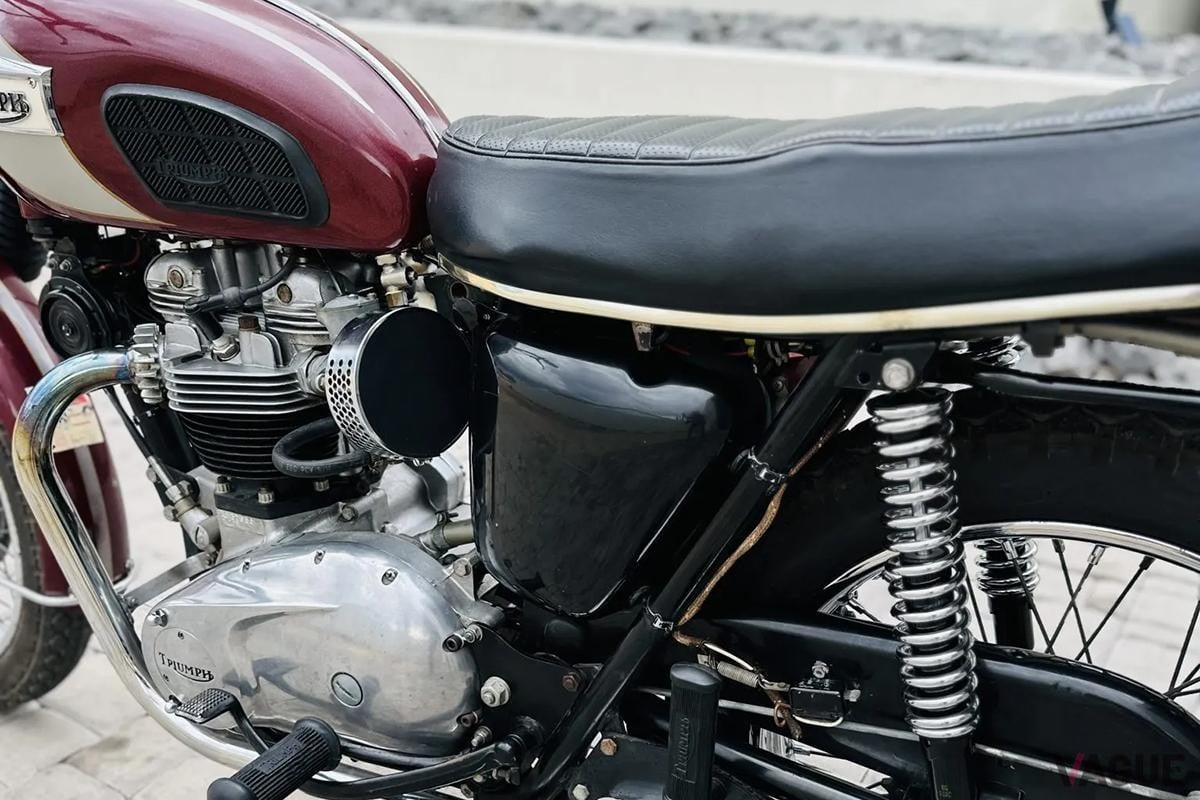 米国オンラインオークションに登場、落札された1970年式トライアンフ「ボンネビルT120R」