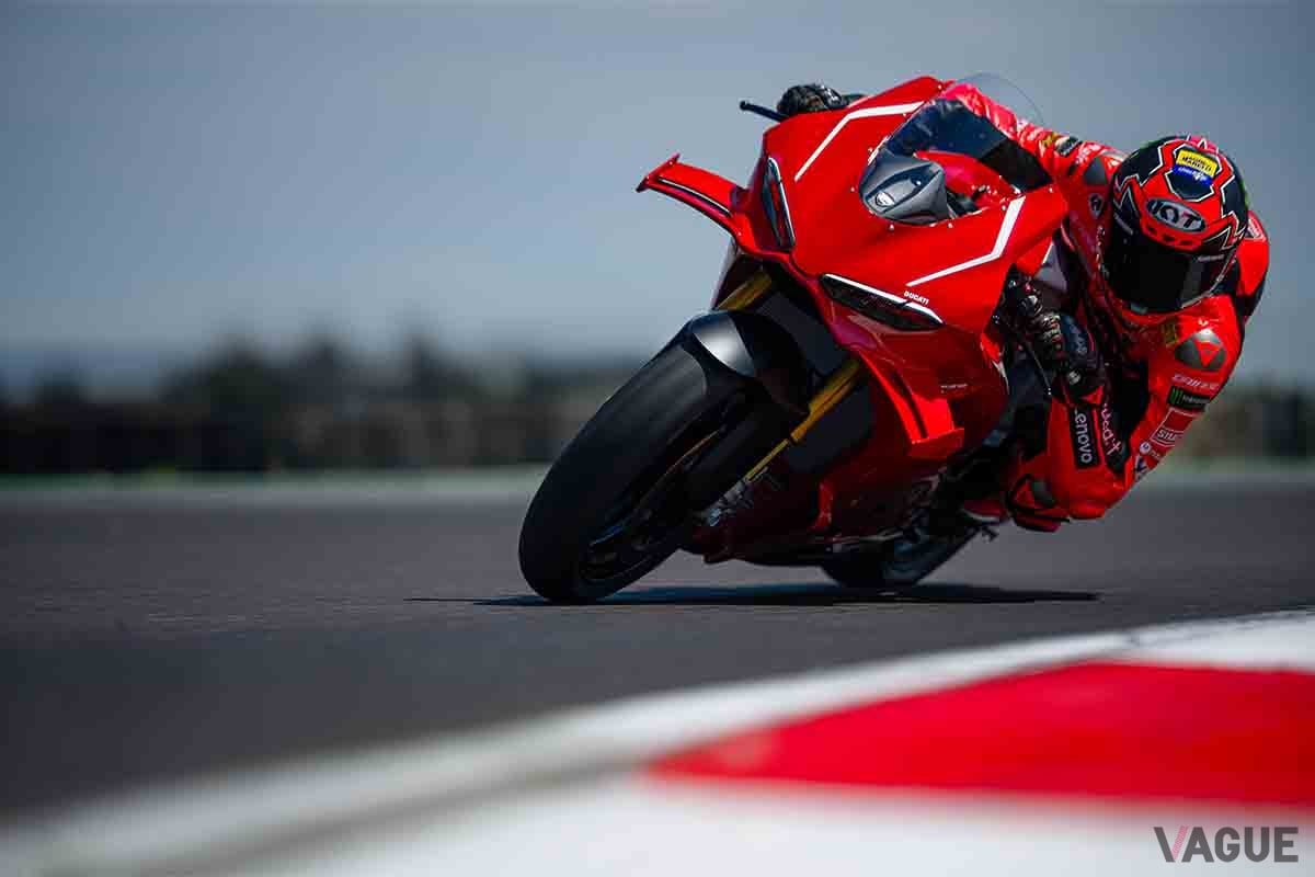 ドゥカティ新型「パニガーレV4 R」
