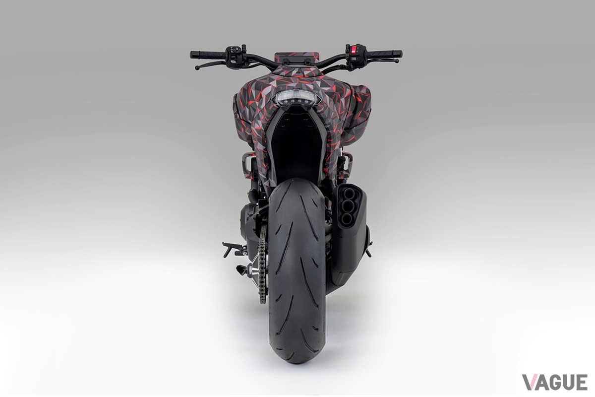 世界初公開されたホンダの次世代コンセプトモデル「V3R 900 E-Compressor Prototype（ブイスリーアール900 イー コンプレッサー プロトタイプ）」