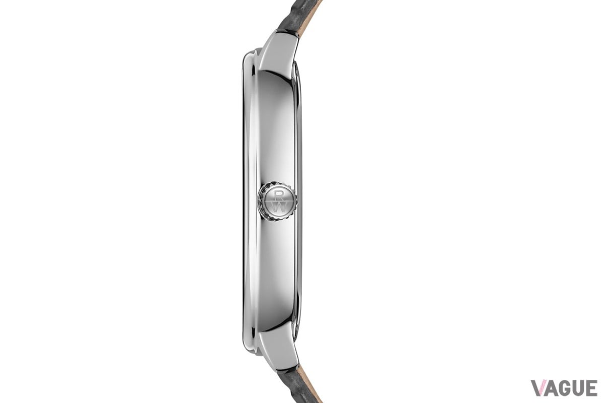 わずかにカーブしたラグ形状が手首に優しく寄り添う