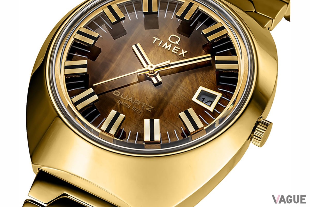 クォーツが花開いた時代に生まれた名品を、2012年の復刻では実現しなかったフローティングアワーマーカーのディテールを含めて忠実に再現している