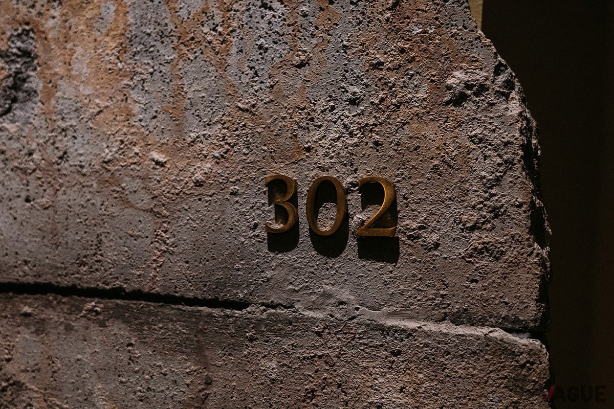 コンクリガラを使用した客室サイン