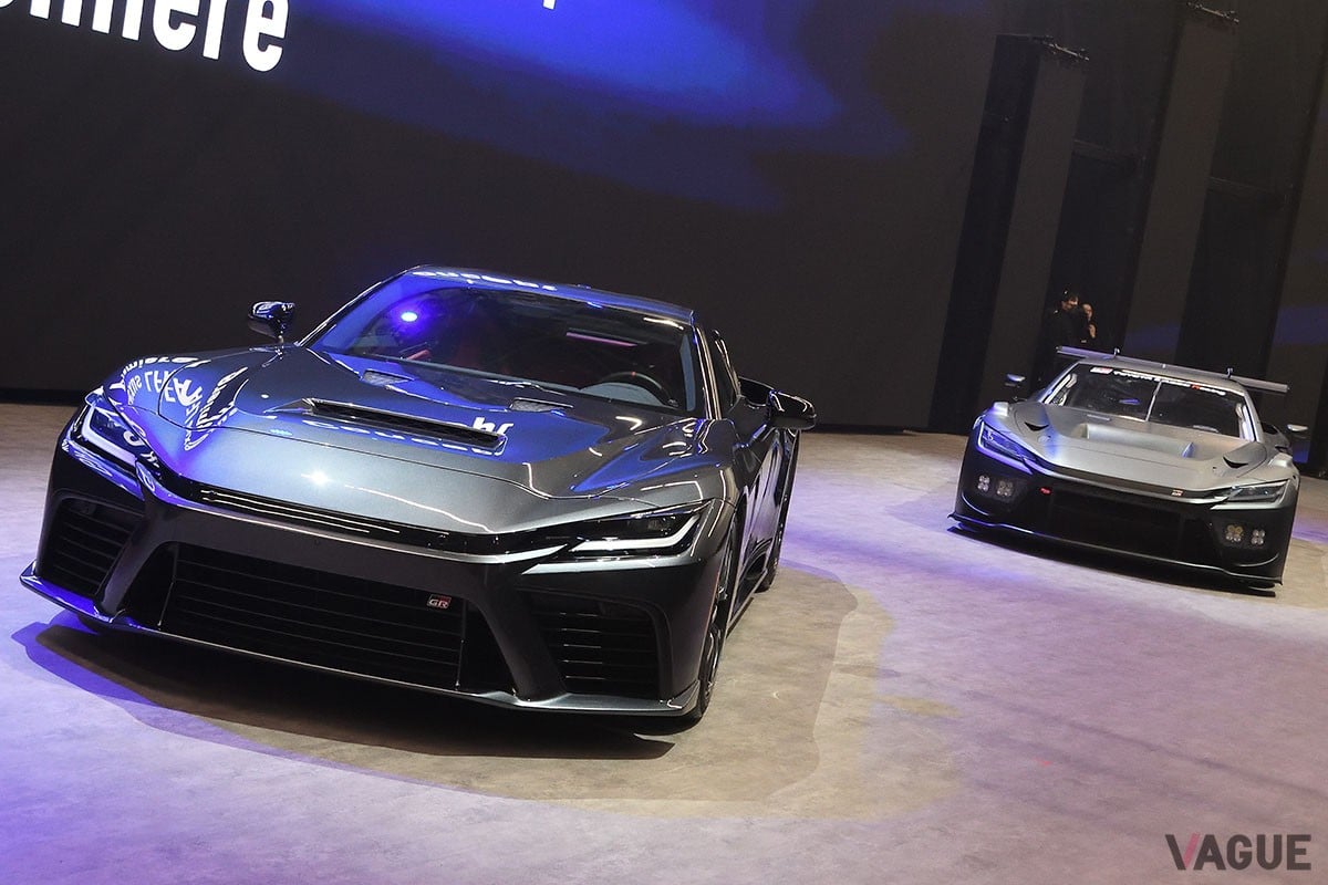 トヨタ「GR GT」（左）と「GR GT3」