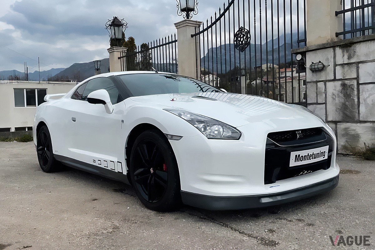 フォード「クーガー」をベースとする日産“R35”型「GT-R」のレプリカ（C）mobile.de