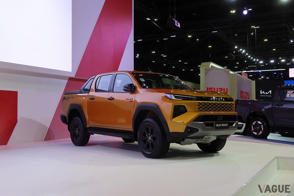 トヨタ新型「ハイラックス」のダブルキャブ