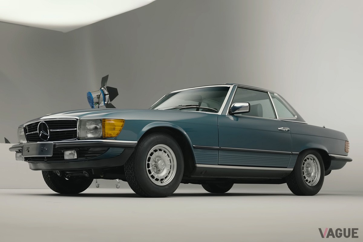 イギリスのメルセデス・ベンツ専門店が入手した1982年式の「500SL」（C）The SL SHOP