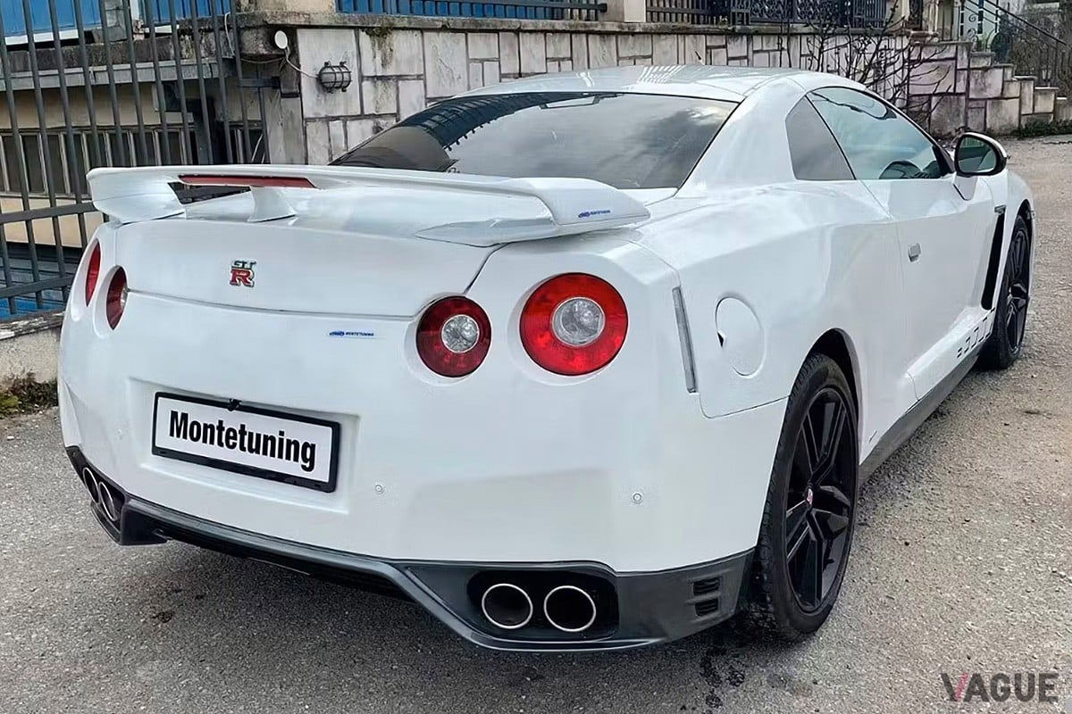 フォード「クーガー」をベースとする日産“R35”型「GT-R」のレプリカ（C）mobile.de