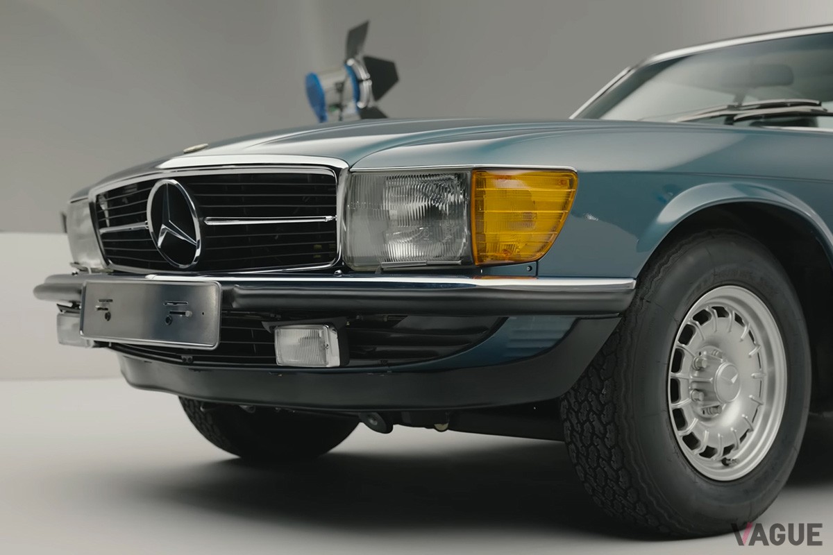 イギリスのメルセデス・ベンツ専門店が入手した1982年式の「500SL」（C）The SL SHOP