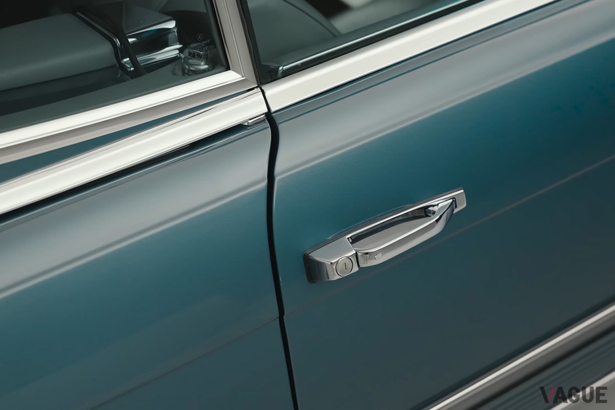 イギリスのメルセデス・ベンツ専門店が入手した1982年式の「500SL」（C）The SL SHOP