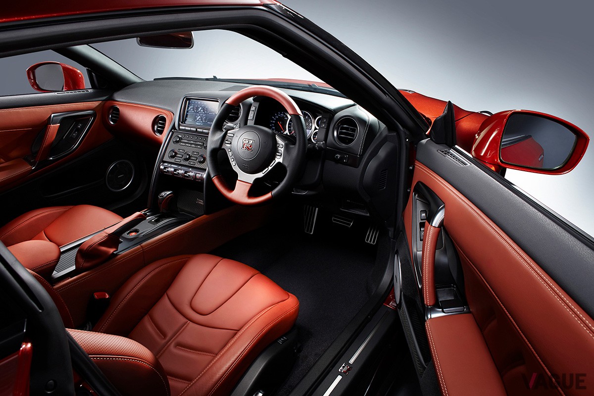 日産の“R35”型「GT-R」