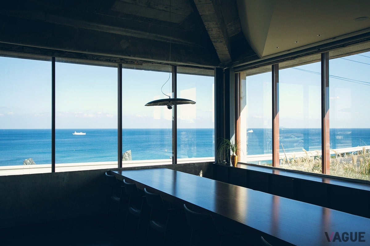 レストランから見える穏やかな海