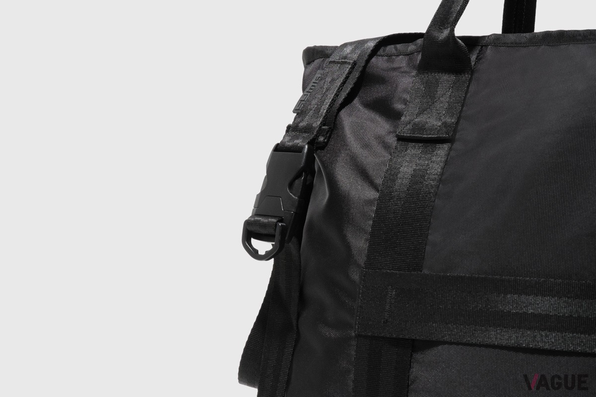 プロダクトに使われている主要な生地やYKK製ジッパーなど、現在展開しているコレクションは全てバンドゥンで生産